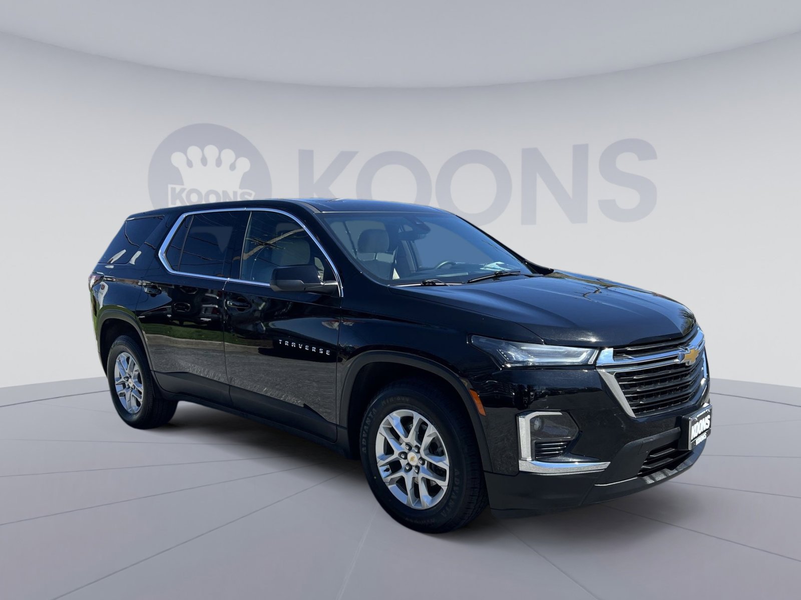 Used 2023 Chevrolet Traverse LS image 10