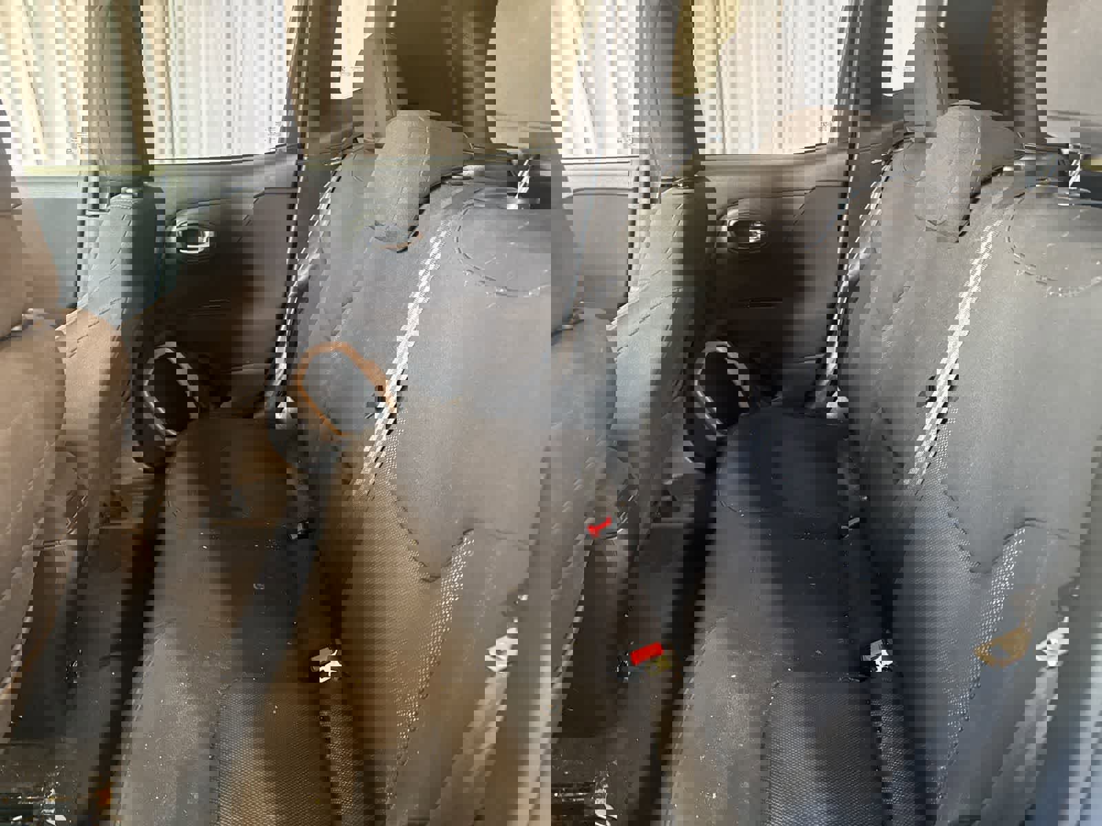 Used 2017 Jeep Renegade Latitude w/ Popular Equipment Group image 16