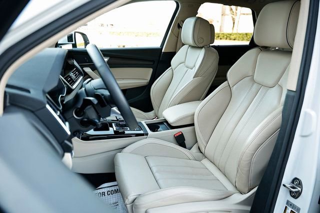 Certified 2025 Audi Q5 2.0T Premium Plus w/ Premium Plus Package image 20