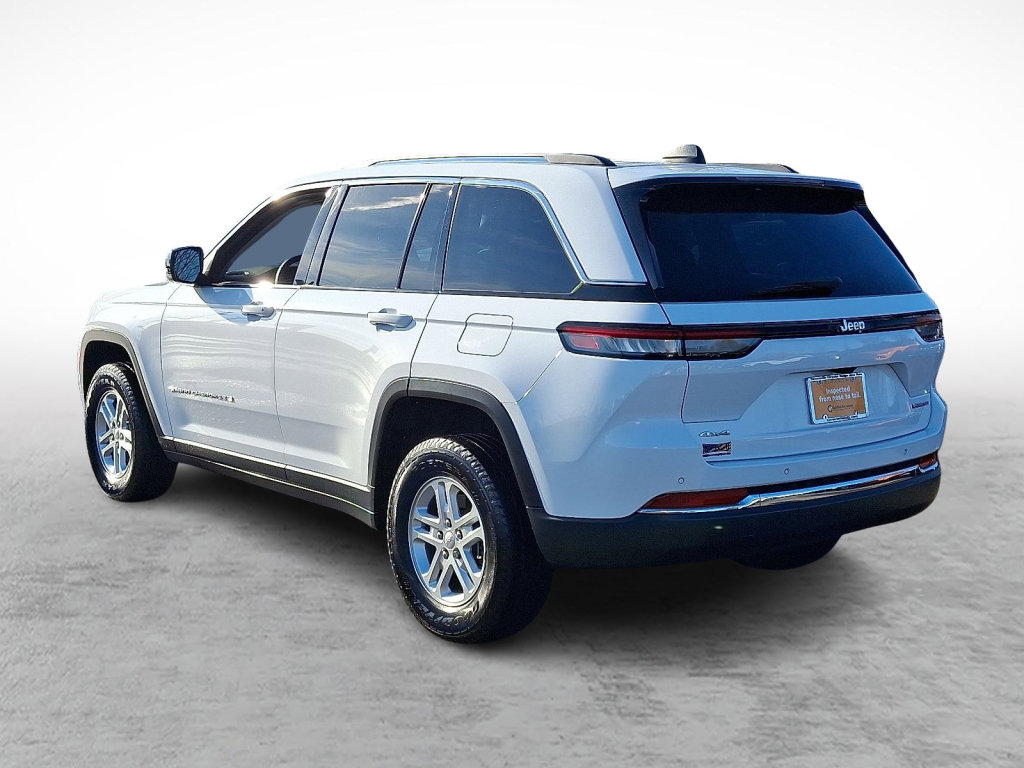 Certified 2023 Jeep Grand Cherokee Laredo image 3