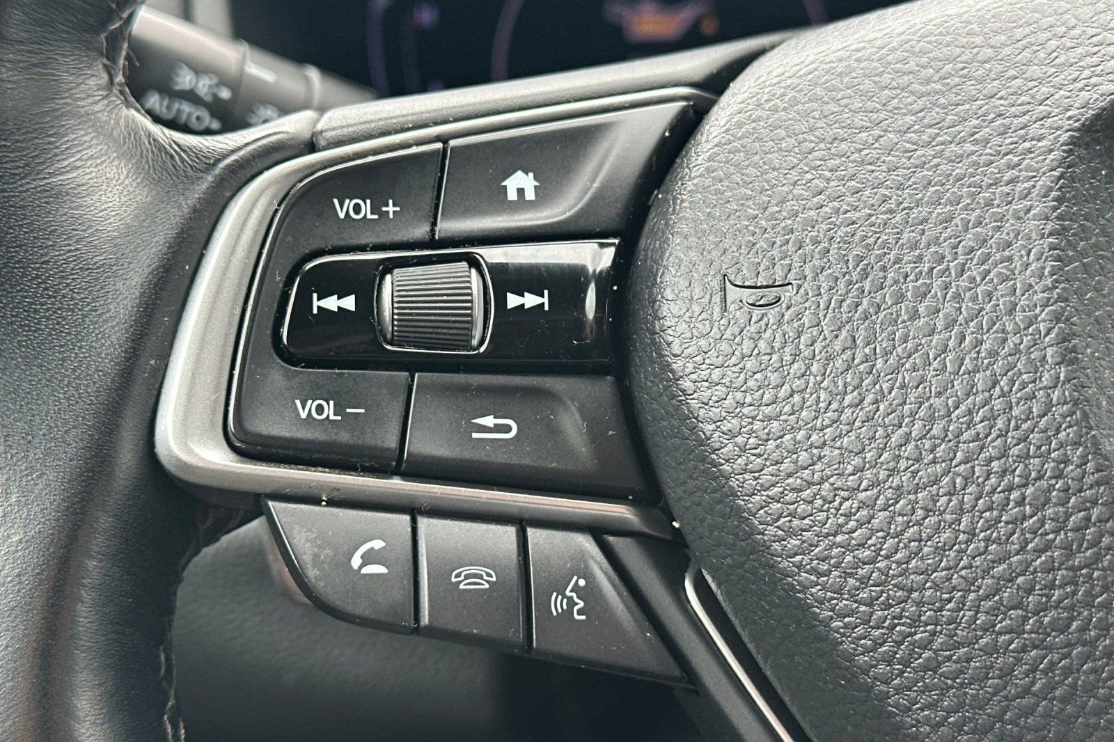 Used 2019 Honda Accord Touring image 24