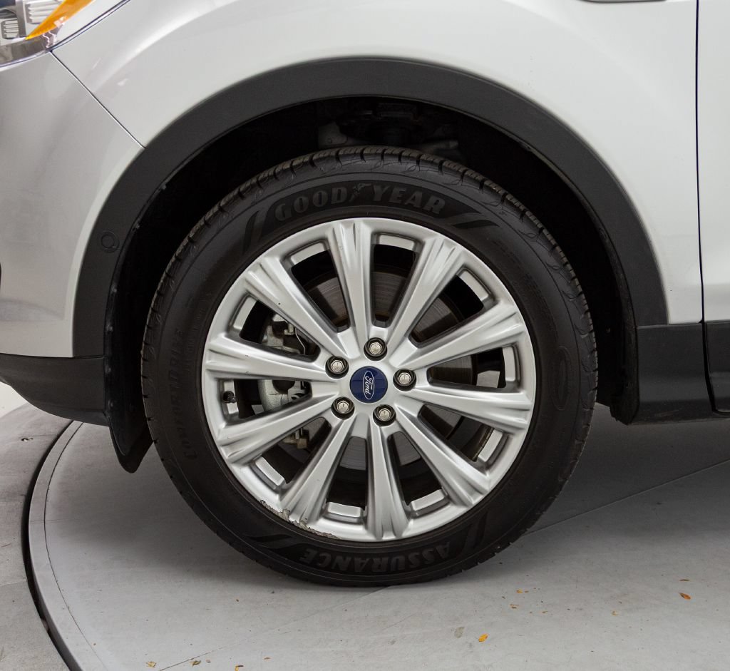Used 2018 Ford Escape Titanium w/ Ford Safe & Smart Package AWD/4WD image 21