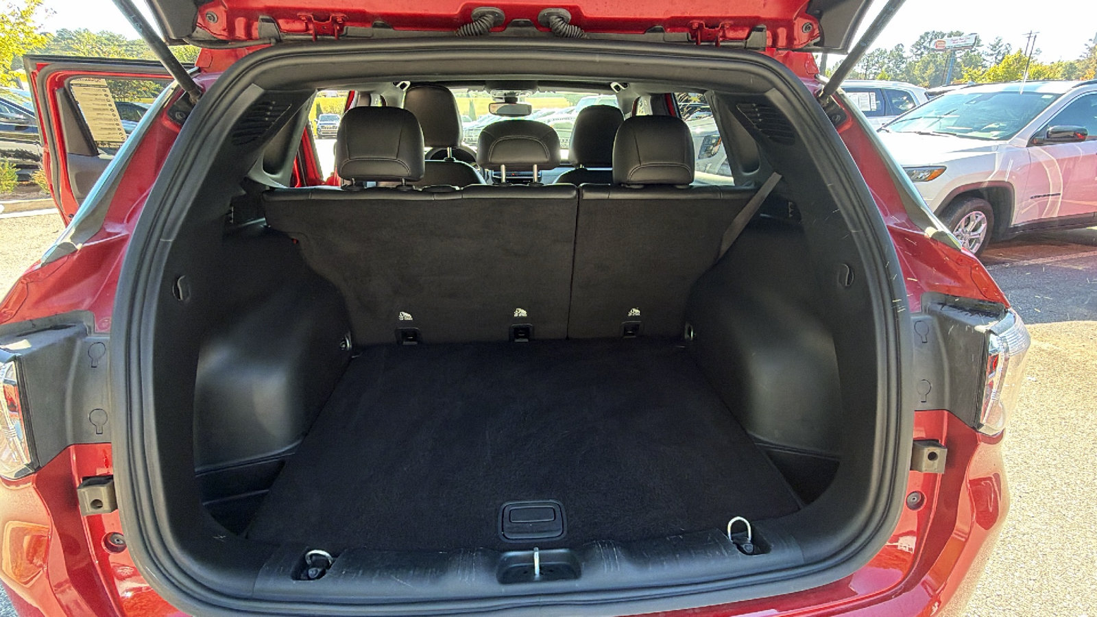 Used 2024 Jeep Compass Latitude AWD/4WD image 13