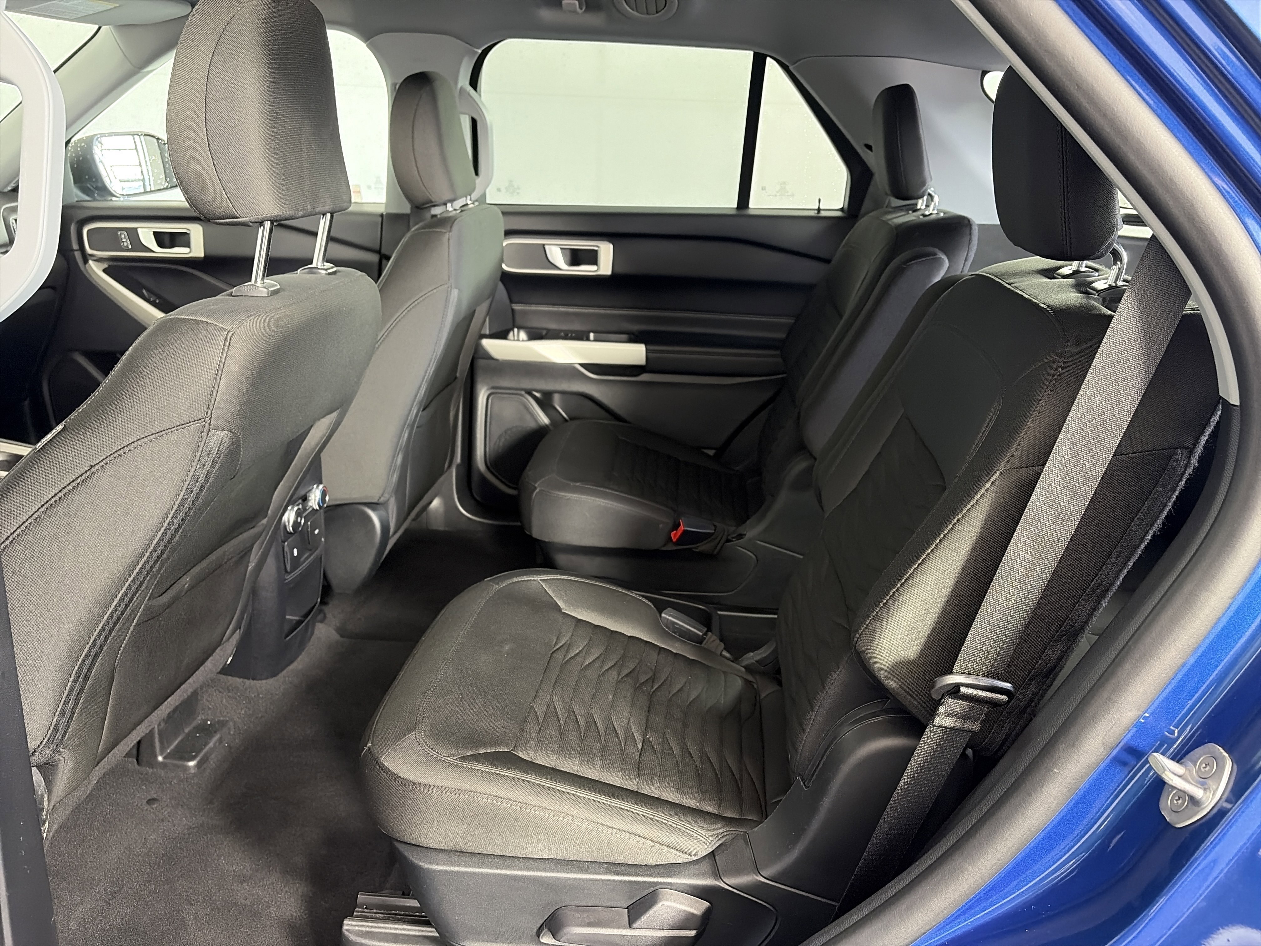 Used 2021 Ford Explorer XLT image 10