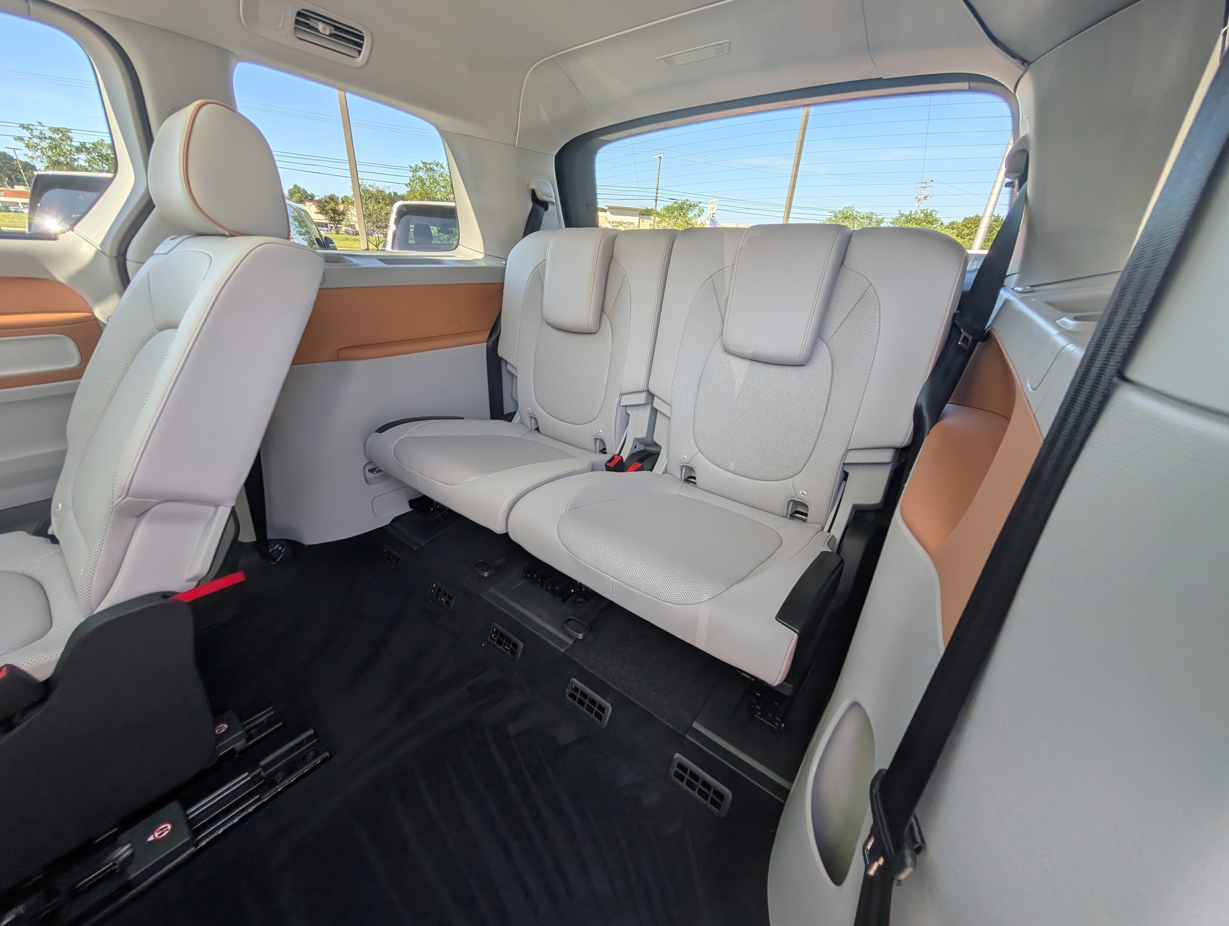 Used 2025 Volkswagen ID. Buzz 1st Edition RWD image 14