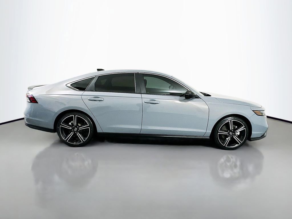 Used 2023 Honda Accord Sport image 4