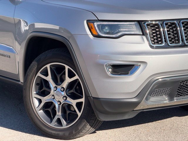 Used 2019 Jeep Grand Cherokee Limited w/ Luxury Group II AWD/4WD image 10