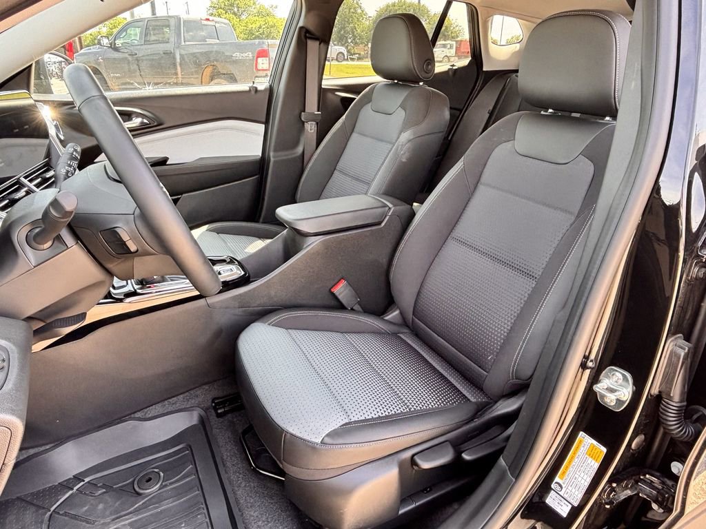 New 2026 Chevrolet Trax LT w/ Driver Confidence Package FWD image 19