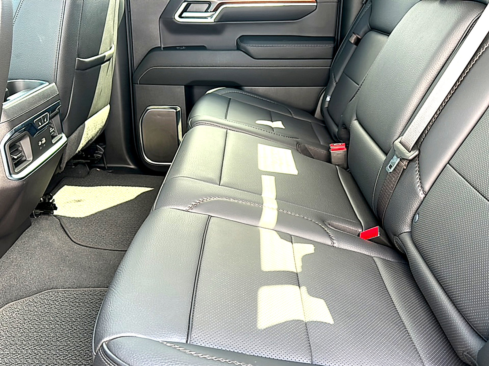 Used 2024 GMC Sierra 1500 Denali w/ Denali Reserve Package AWD/4WD image 18