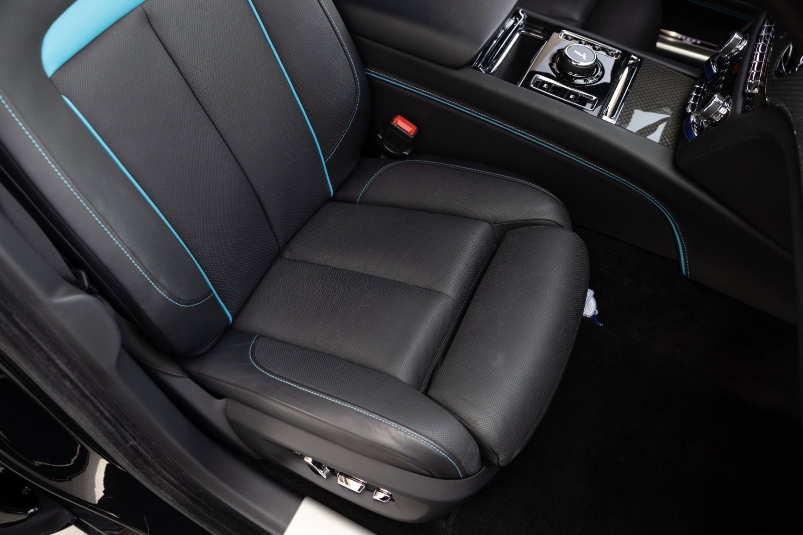Used 2023 Rolls-Royce Ghost Black Badge w/ Black Badge Ghost Package AWD/4WD image 55