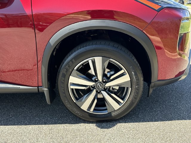 Certified 2025 Nissan Rogue SL AWD/4WD image 14