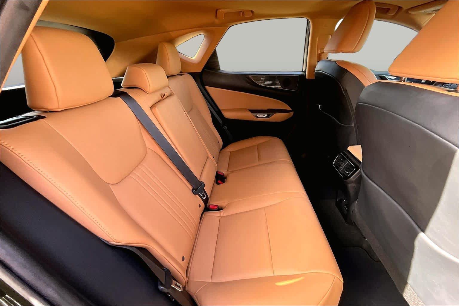 Used 2024 Lexus NX 250 FWD w/ Towing Package (2000 Lbs) image 20