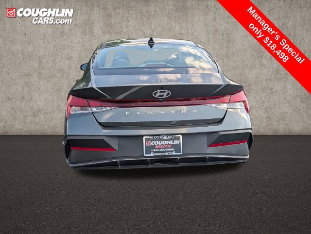 Certified 2024 Hyundai Elantra SE FWD image 6