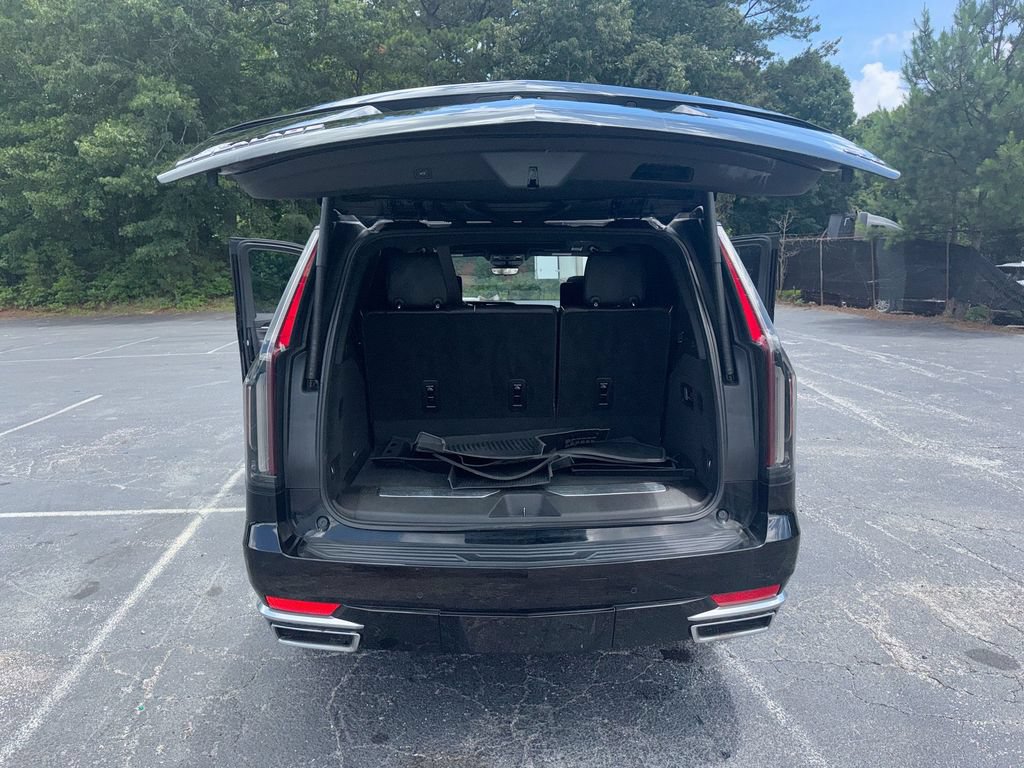 Used 2022 Cadillac Escalade Premium Luxury Platinum w/ Heavy-Duty Trailer Package AWD/4WD image 35