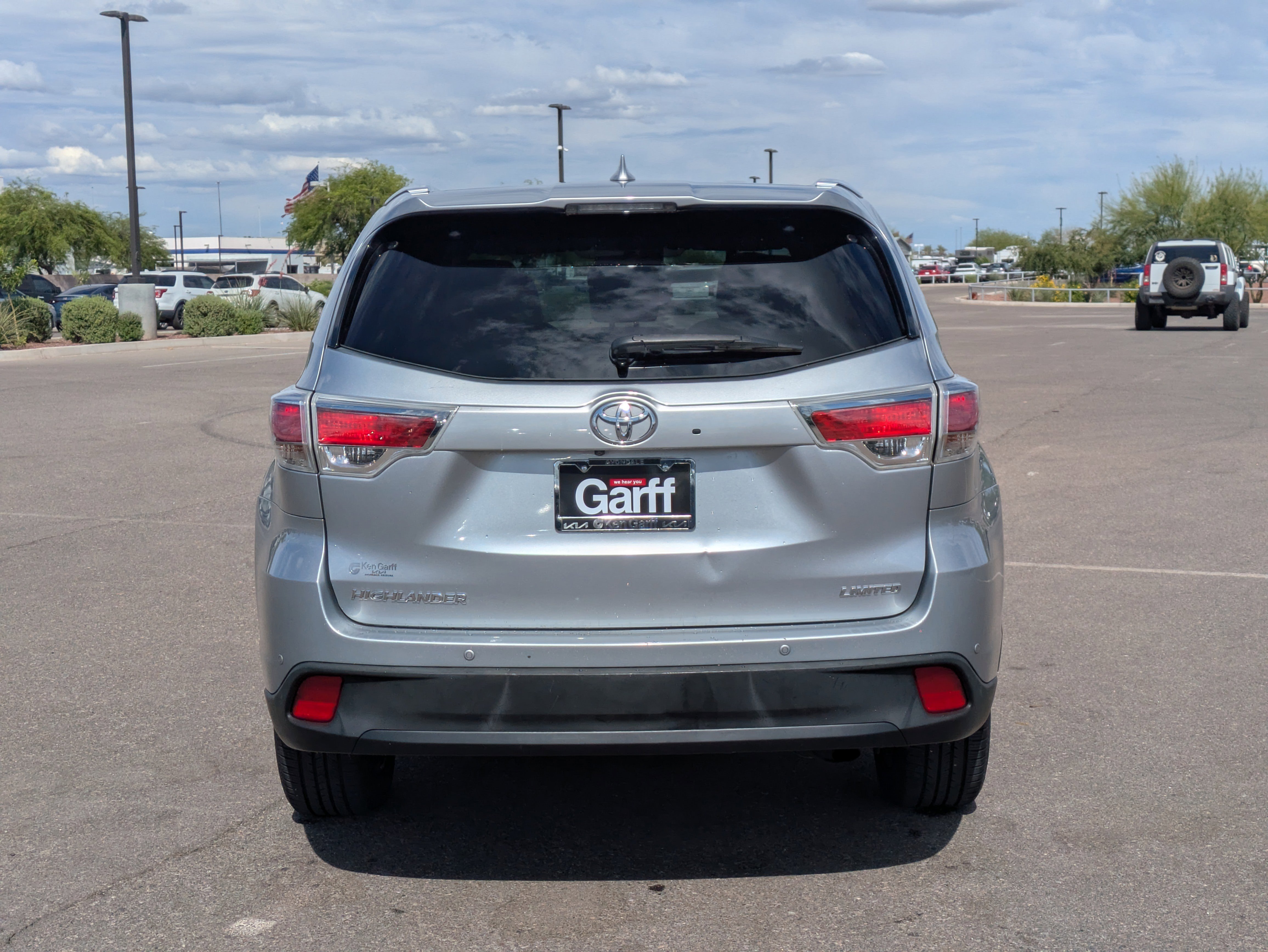 Used 2015 Toyota Highlander Limited w/ Driver Technology Package image 4