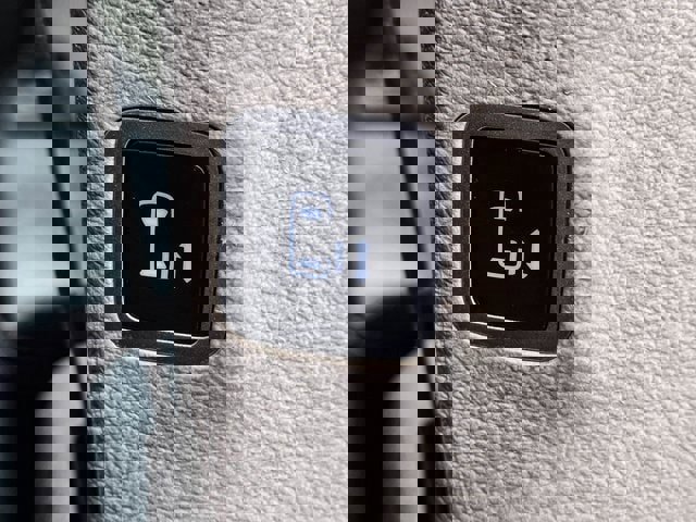 Used 2020 Chrysler Pacifica Touring-L image 44