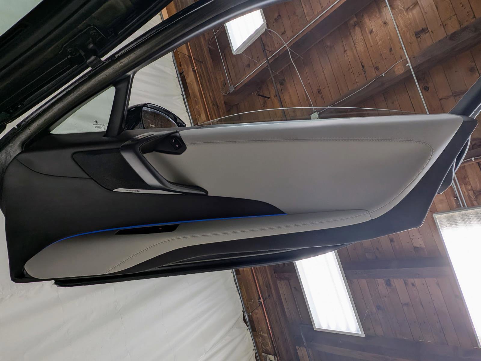 Used 2016 BMW i8 image 20