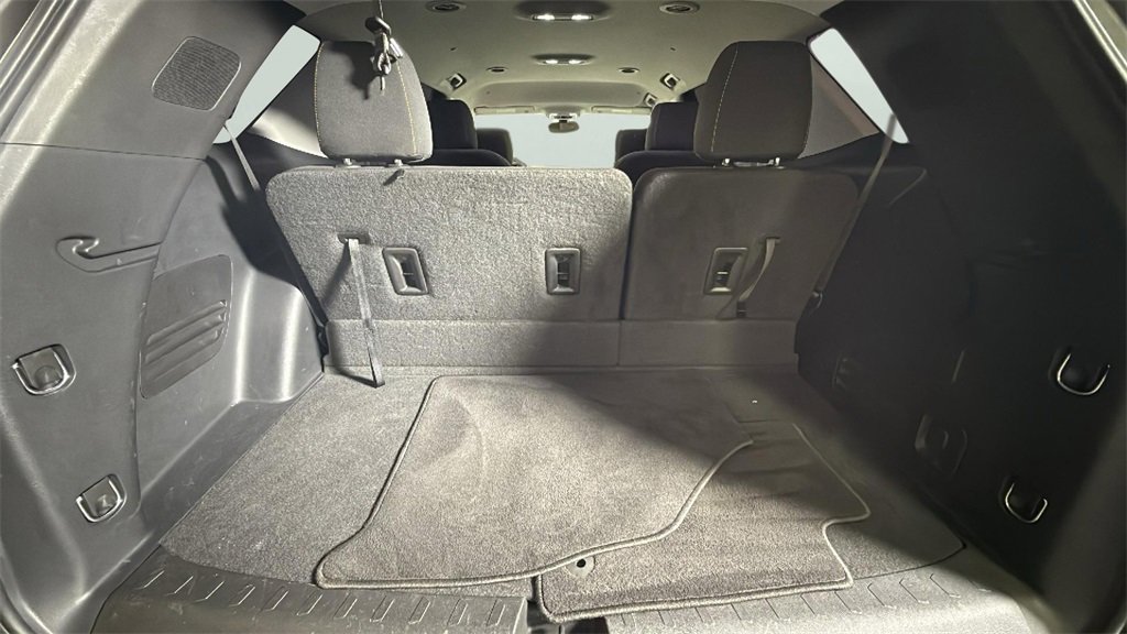 Used 2021 Chevrolet Traverse LT image 28