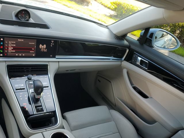 Used 2023 Porsche Panamera RWD image 19