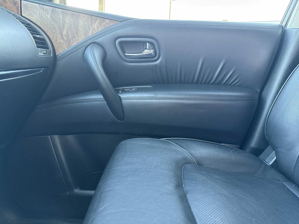 Used 2023 Nissan Armada SL w/ Captain's Chairs Package image 30