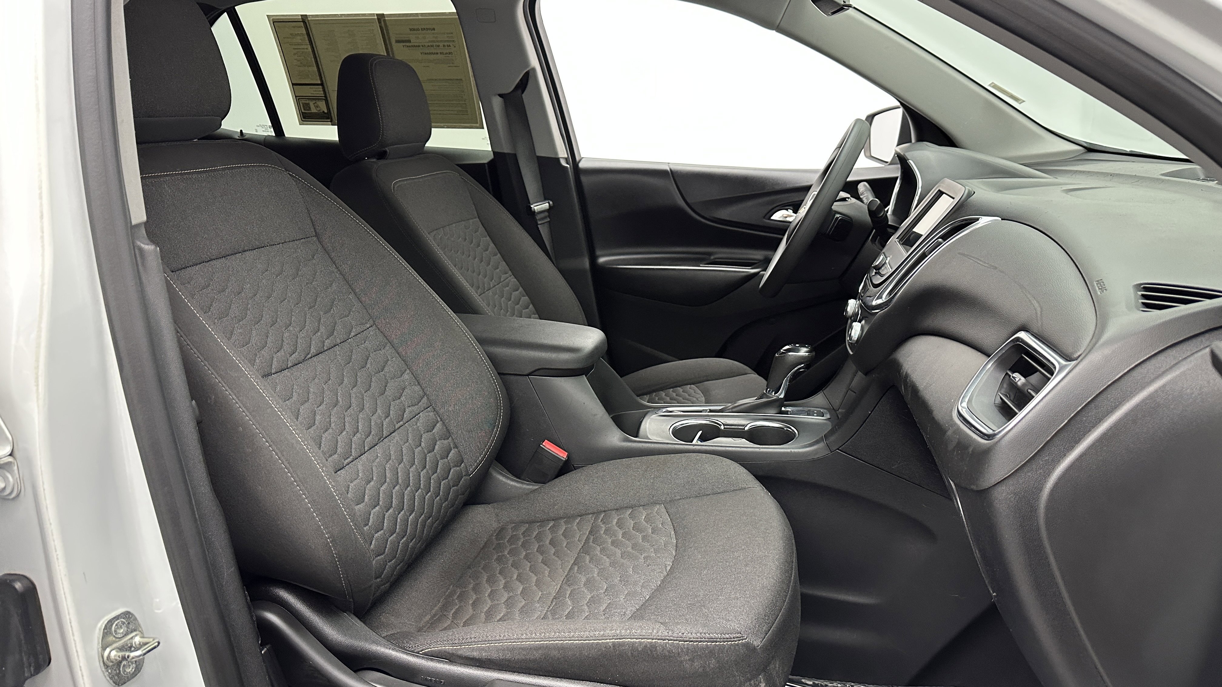 Used 2019 Chevrolet Equinox LT image 32