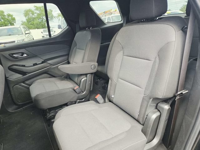 Used 2023 Chevrolet Traverse LT FWD image 9