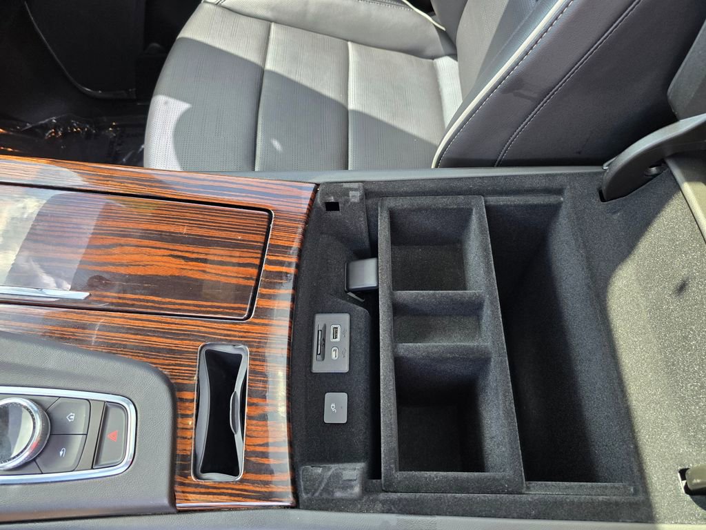 Used 2022 Cadillac Escalade ESV Premium Luxury image 28