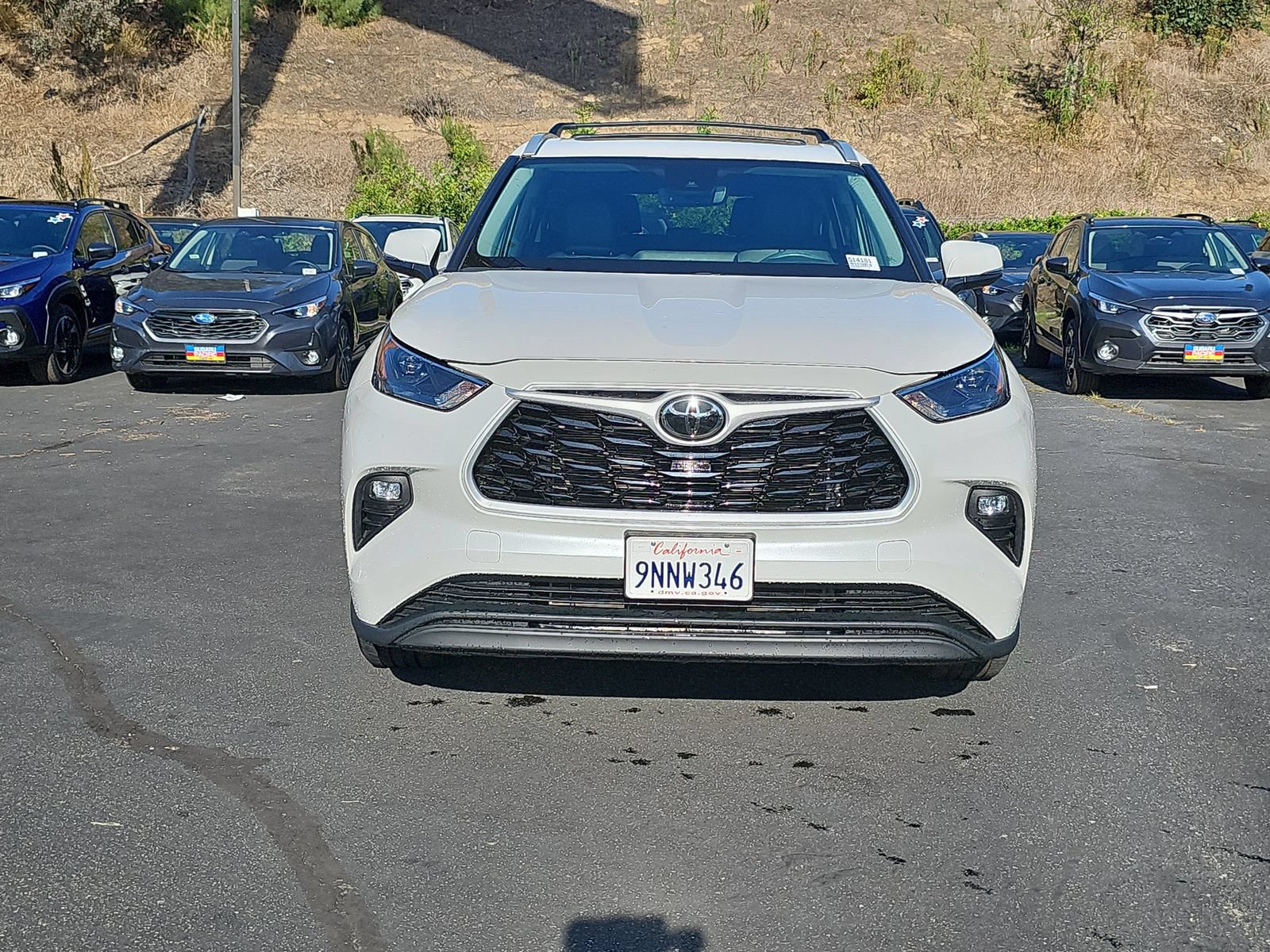 Used 2024 Toyota Highlander XLE FWD image 14