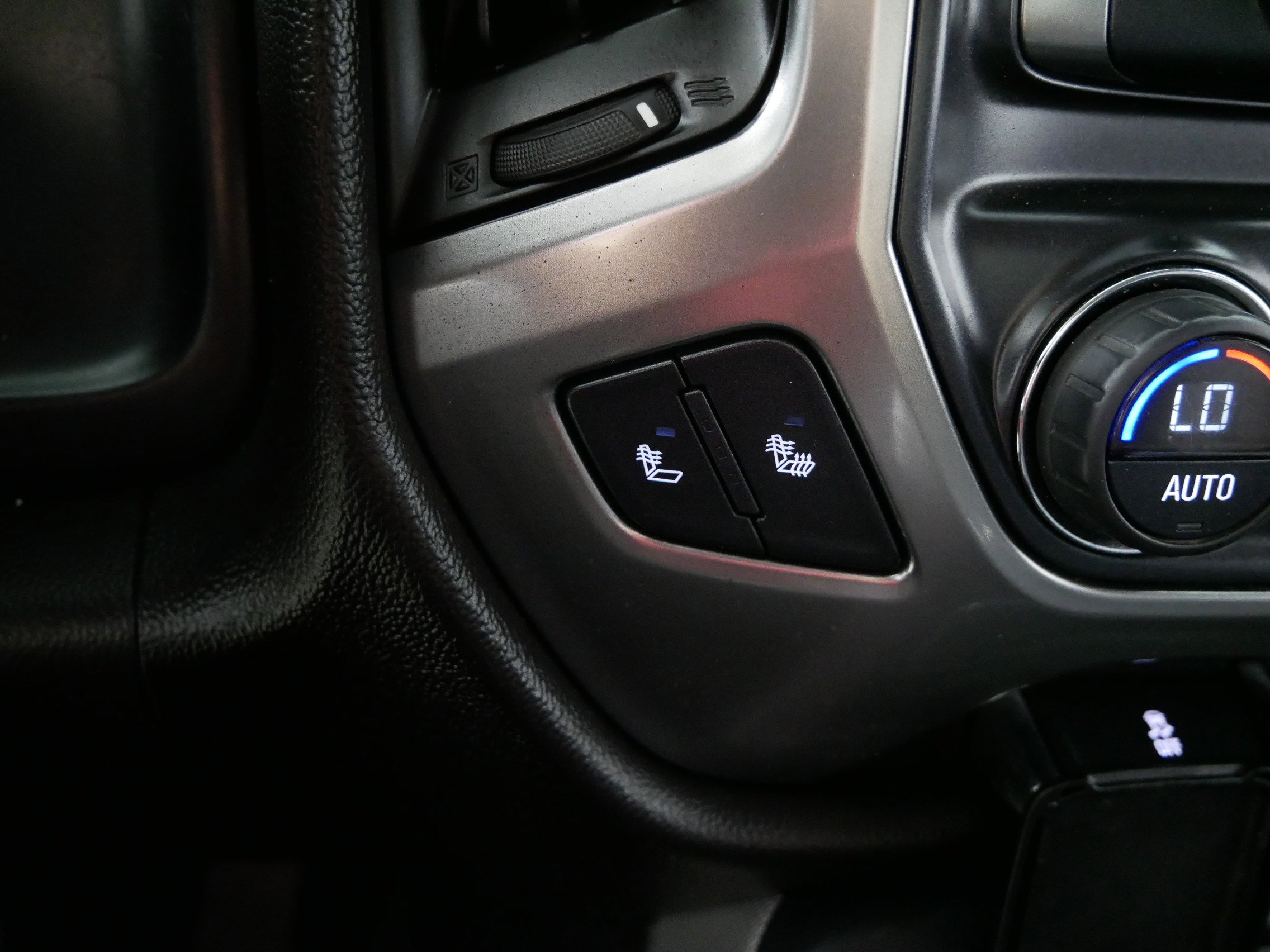 Used 2016 Chevrolet Silverado 2500 LT w/ Midnight Edition AWD/4WD image 30