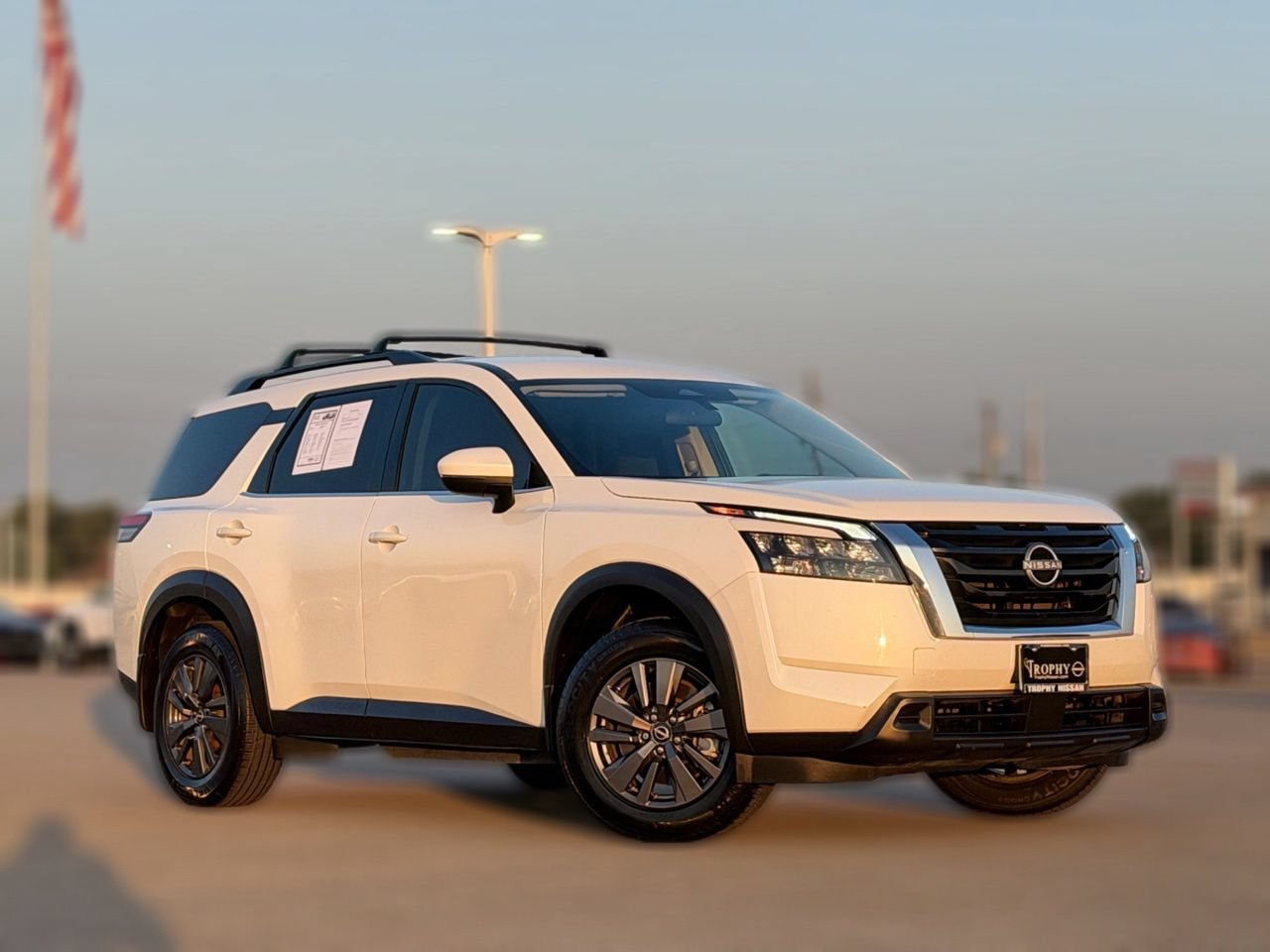 Certified 2023 Nissan Pathfinder SV w/ Lighting Package (N92) FWD image 2