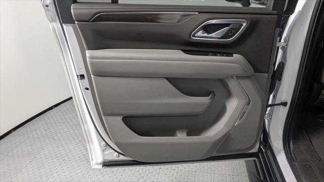 Used 2022 GMC Yukon XL SLE w/ Gmc Pro Safety Plus Package AWD/4WD image 16