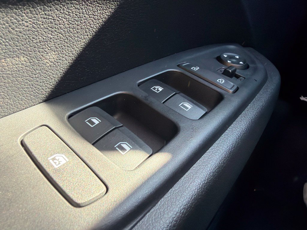 Used 2026 Hyundai Venue SEL FWD image 15