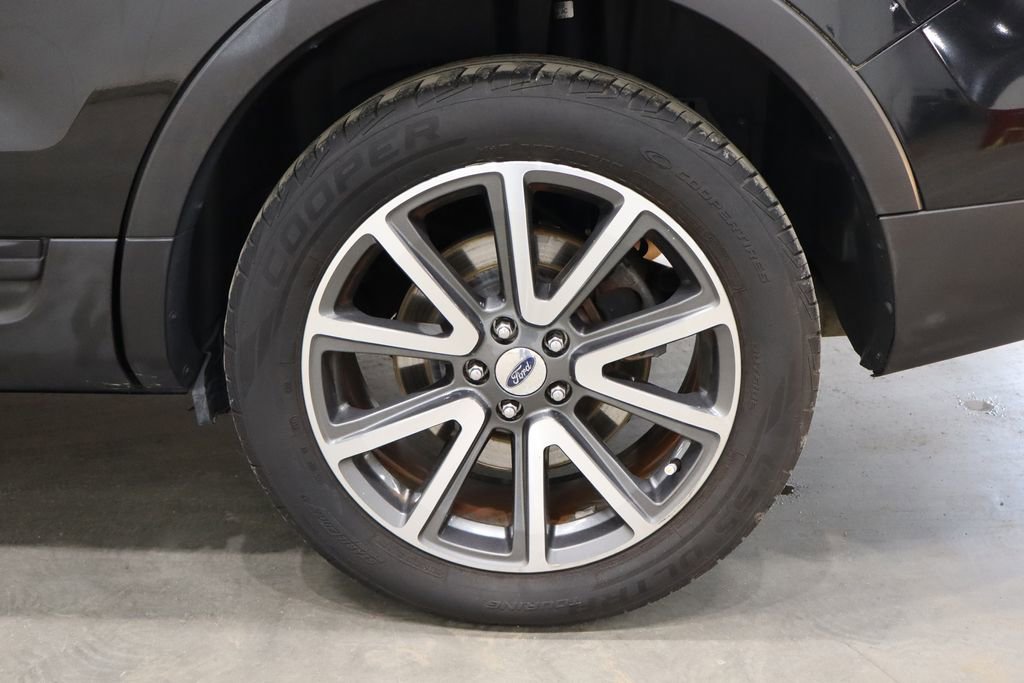 Used 2015 Ford Explorer XLT w/ Equipment Group 202B image 42