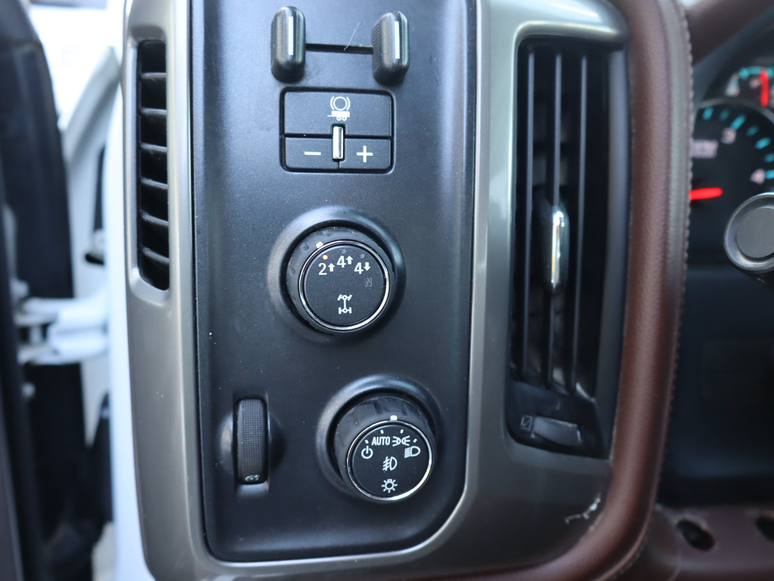 Used 2019 Chevrolet Silverado 2500 High Country w/ Duramax Plus Package AWD/4WD image 24