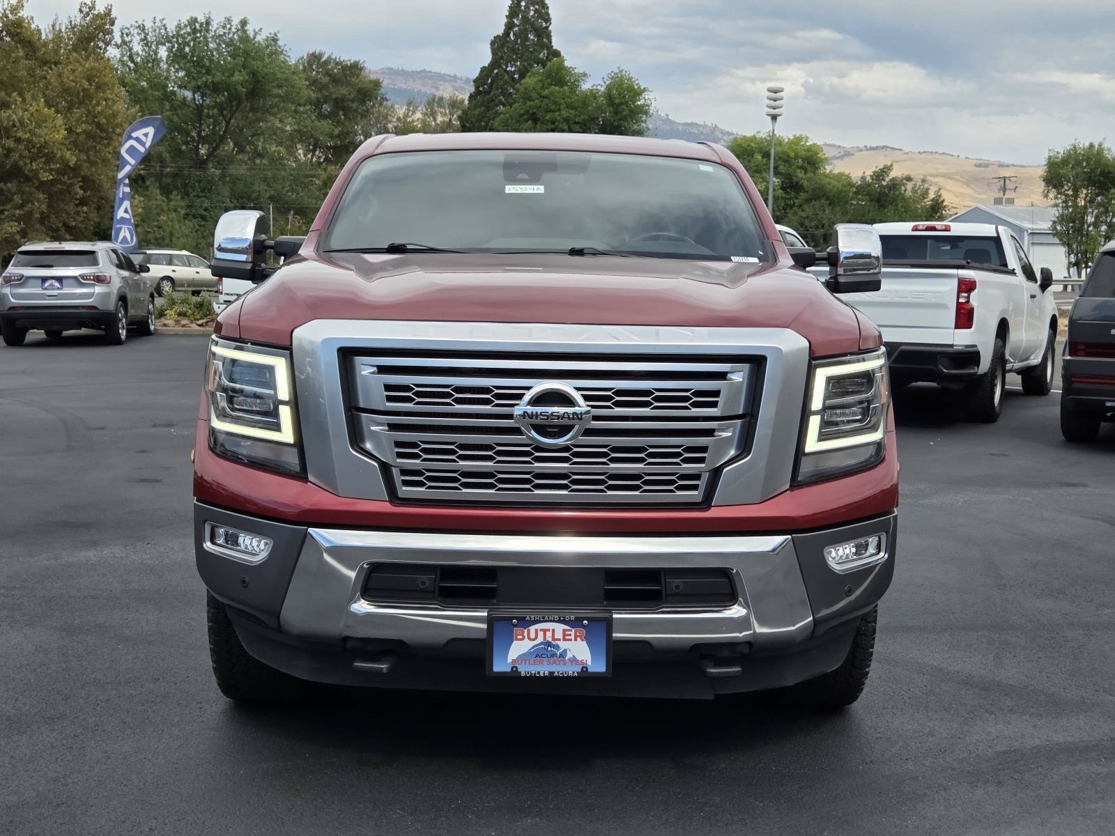 Used 2022 Nissan Titan Platinum Reserve w/ Moonroof Package AWD/4WD image 2