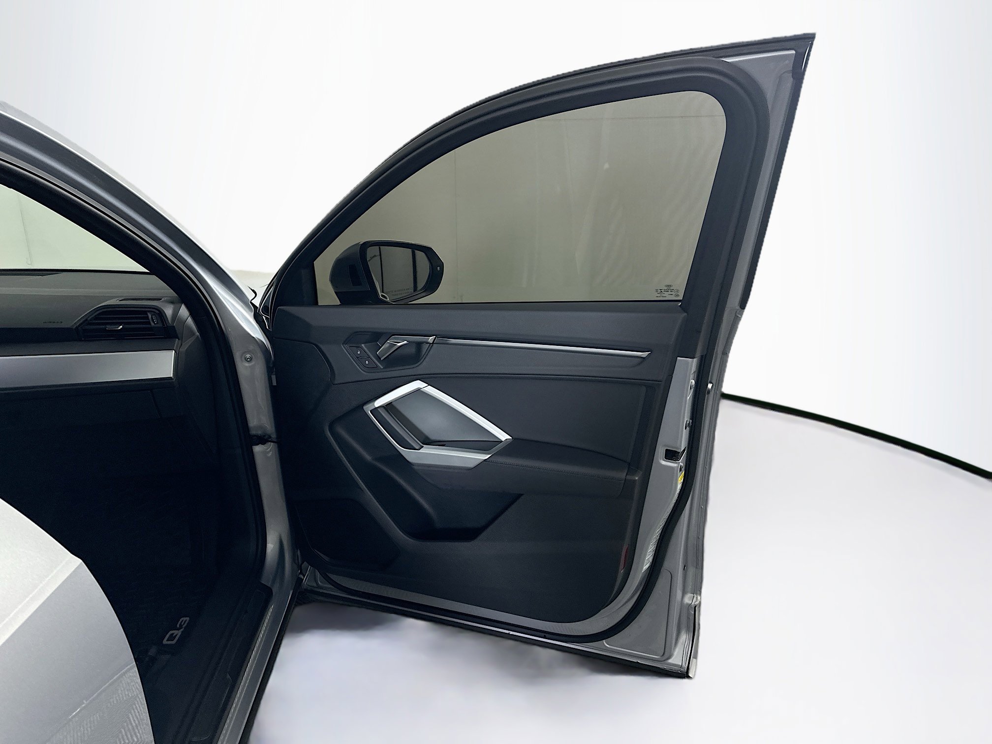 Used 2020 Audi Q3 2.0T Premium w/ Convenience Package image 32