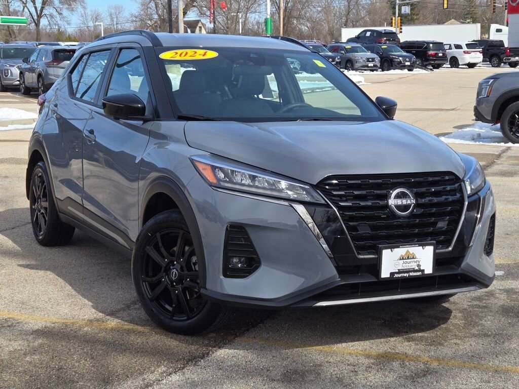 Used 2024 Nissan Kicks SR w/ SR Premium Package image 4