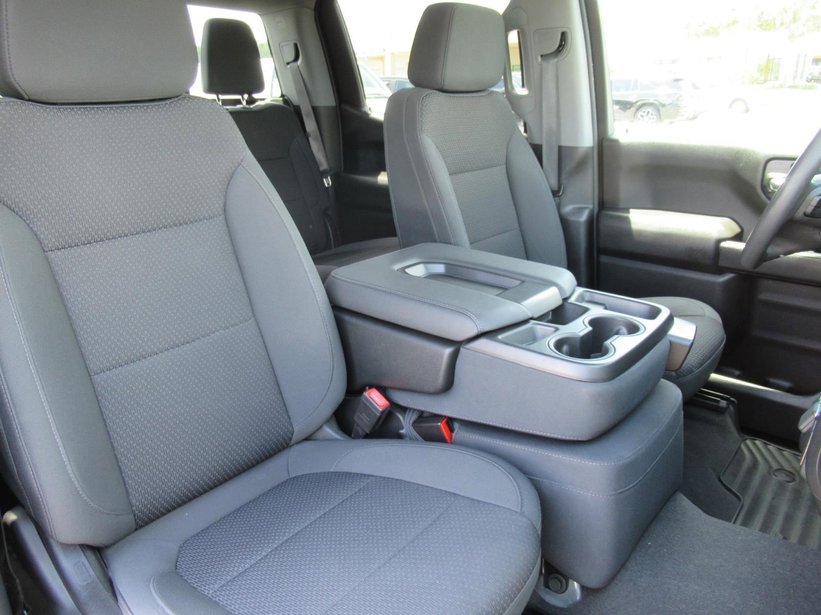Used 2022 Chevrolet Silverado 1500 Custom w/ Safety Confidence Package RWD image 9