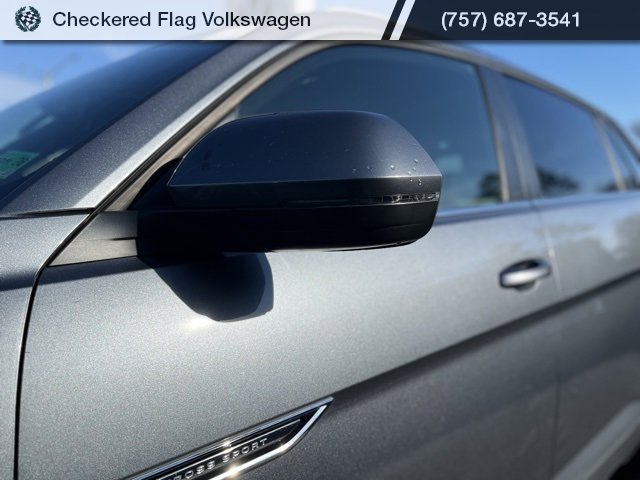 Used 2022 Volkswagen Atlas Cross Sport SE image 3