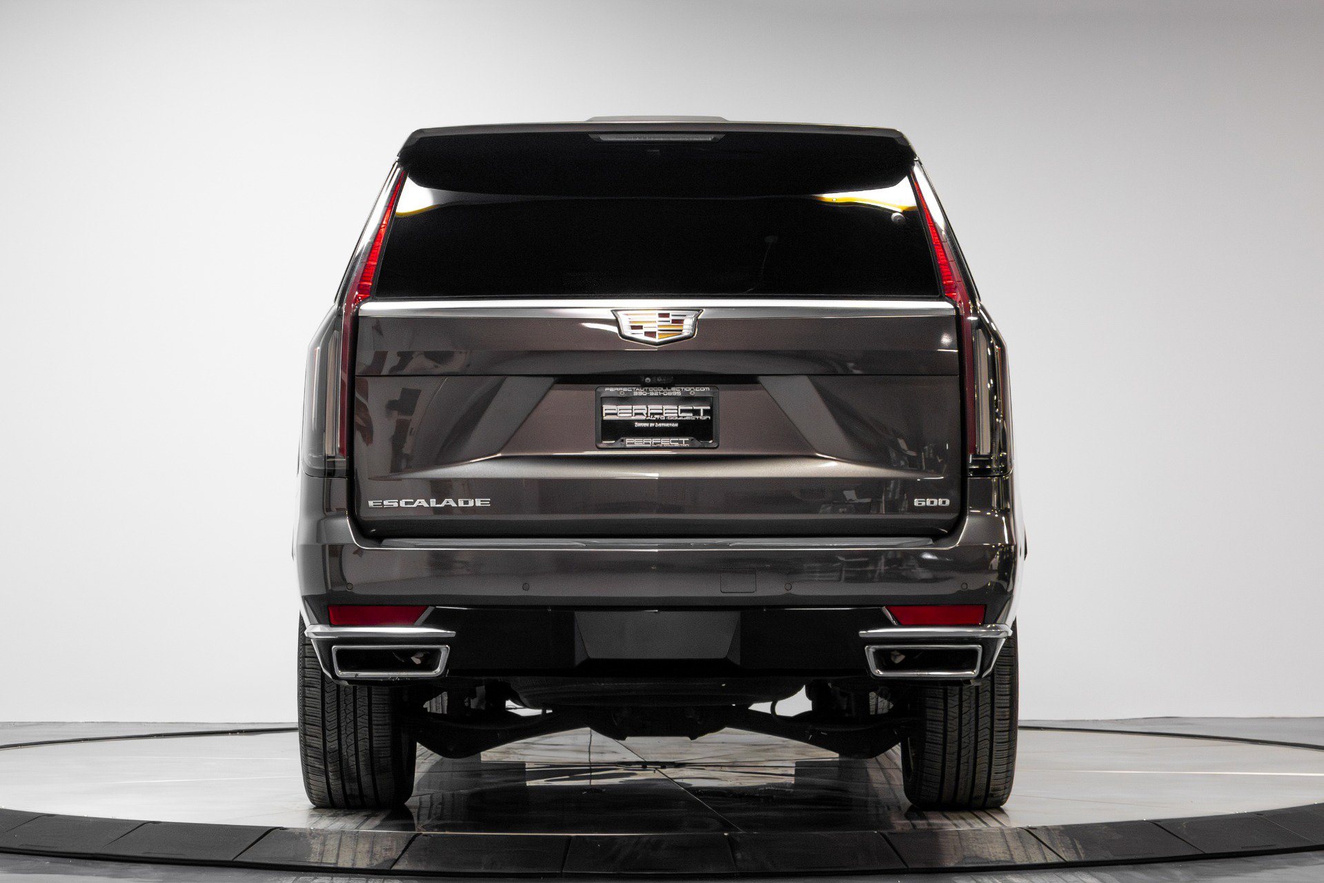 Used 2021 Cadillac Escalade ESV Premium Luxury Platinum w/ Heavy-Duty Trailer Package image 41