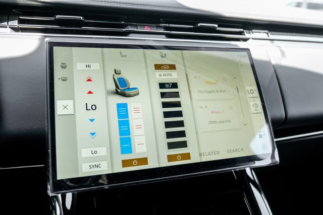 New 2026 Land Rover Range Rover Sport SE AWD/4WD image 32