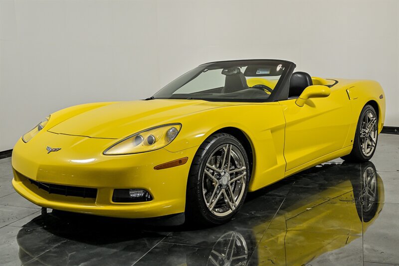 Used 2006 Chevrolet Corvette Convertible w/ Preferred Equipment Group RWD image 5