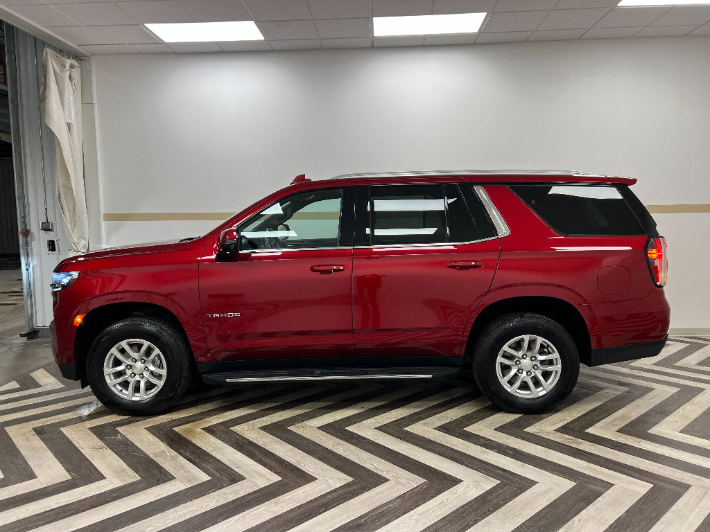Used 2021 Chevrolet Tahoe LT w/ Luxury Package AWD/4WD image 3