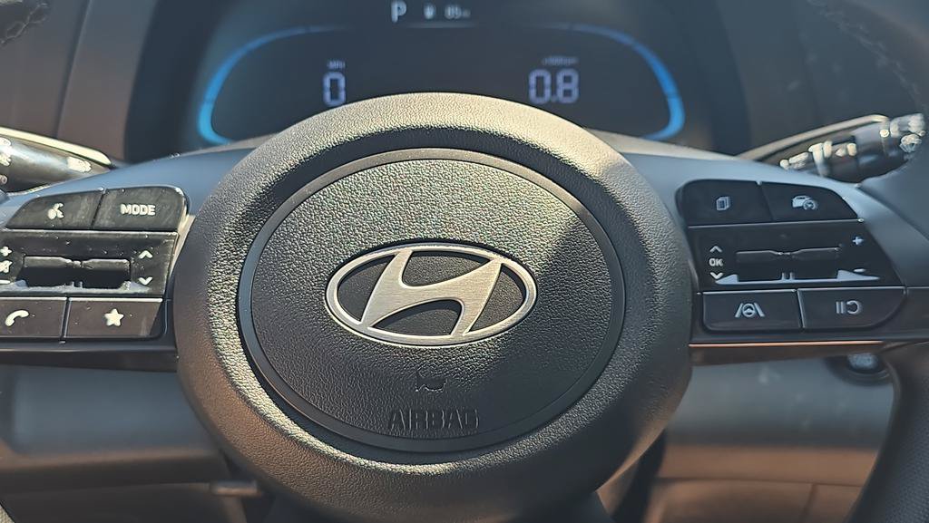 Certified 2025 Hyundai Elantra Sport FWD image 12