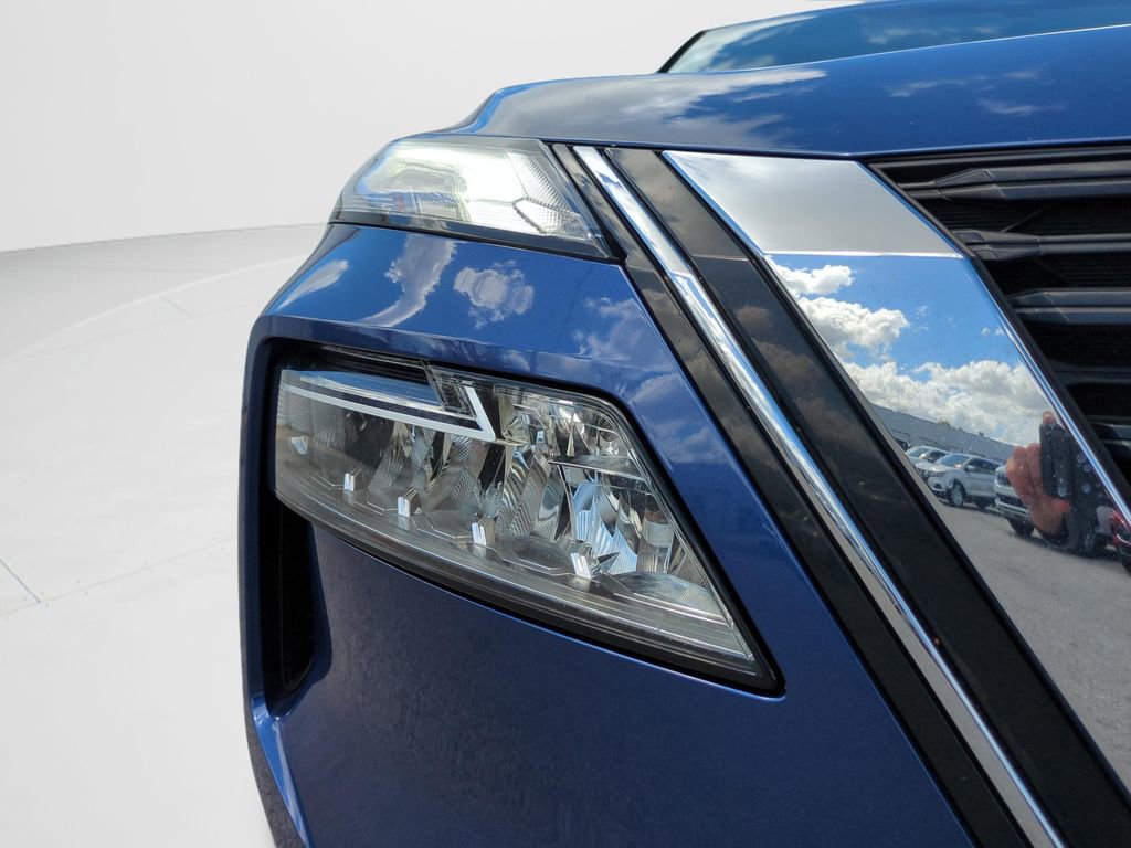 Used 2021 Nissan Rogue SV image 17