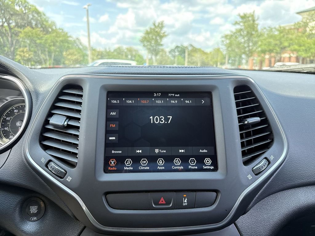 Used 2022 Jeep Cherokee Latitude Lux FWD image 16