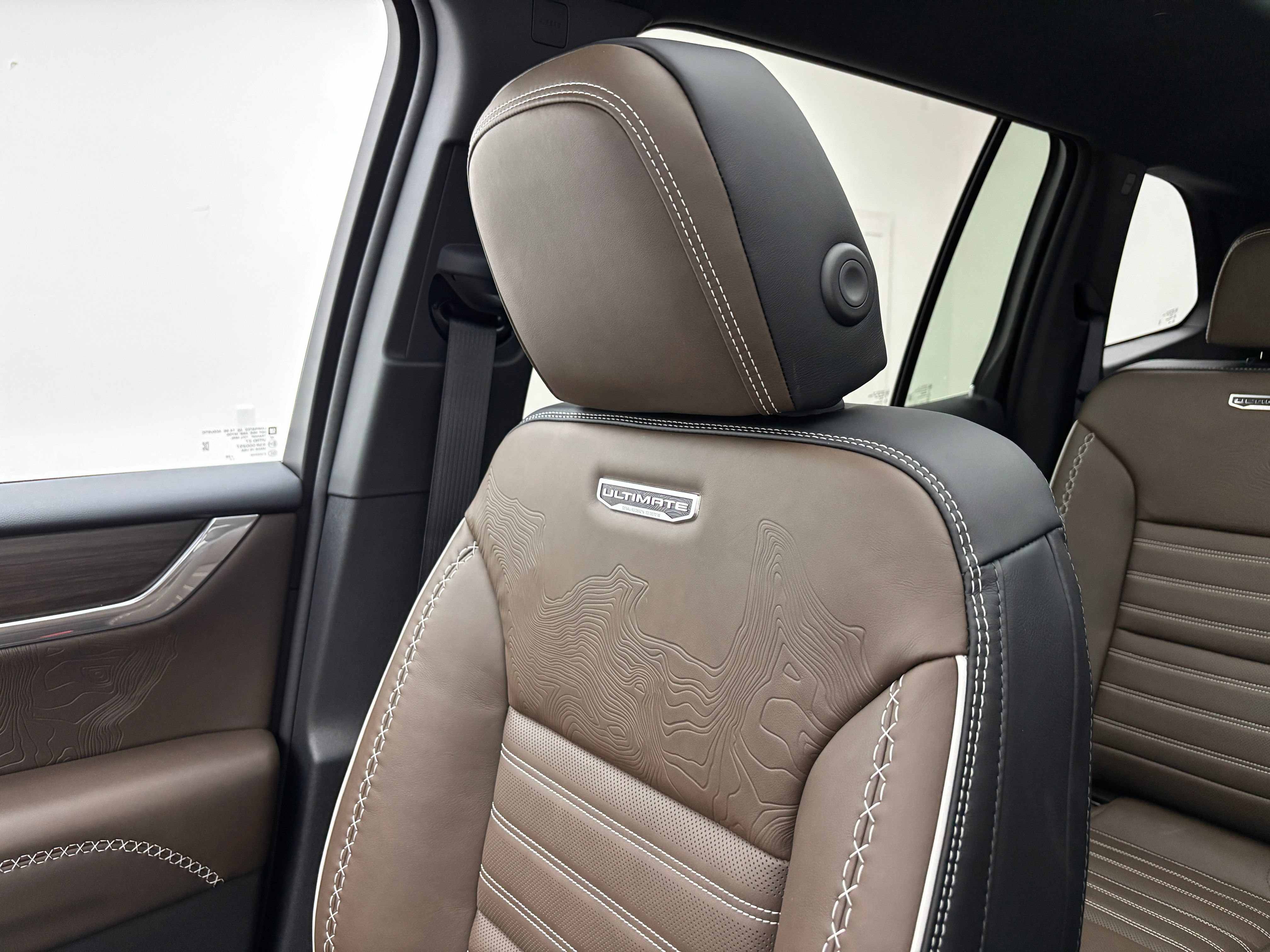 New 2026 GMC Acadia Denali Ultimate w/ LPO, Floor Liner Package AWD/4WD image 50