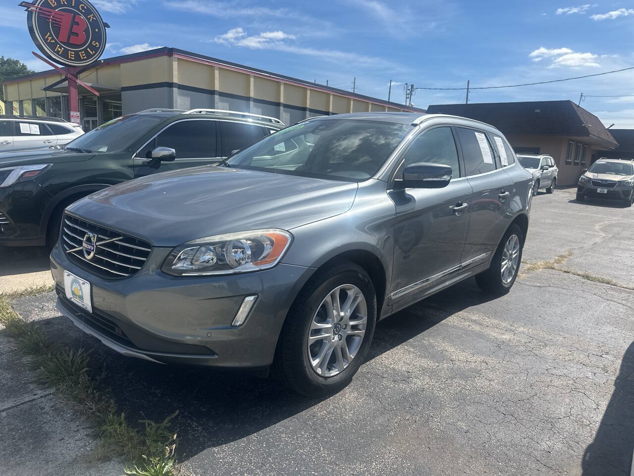 Used 2016 Volvo XC60 T5 Premier w/ Proximity Package