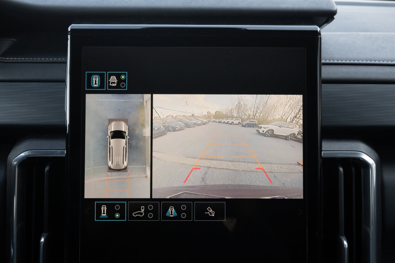 Used 2025 GMC Acadia Elevation image 29