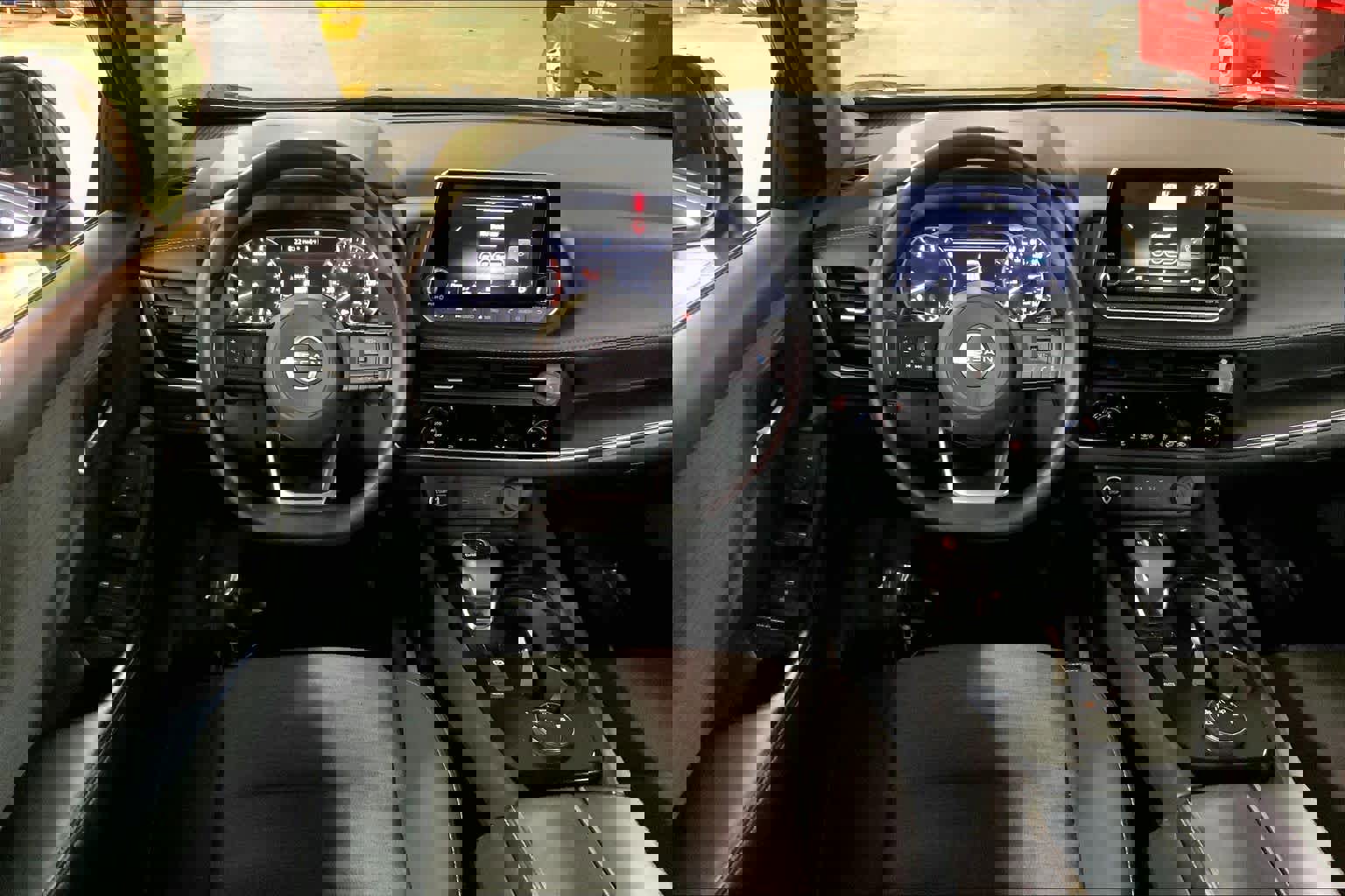 Used 2023 Nissan Rogue SV image 6